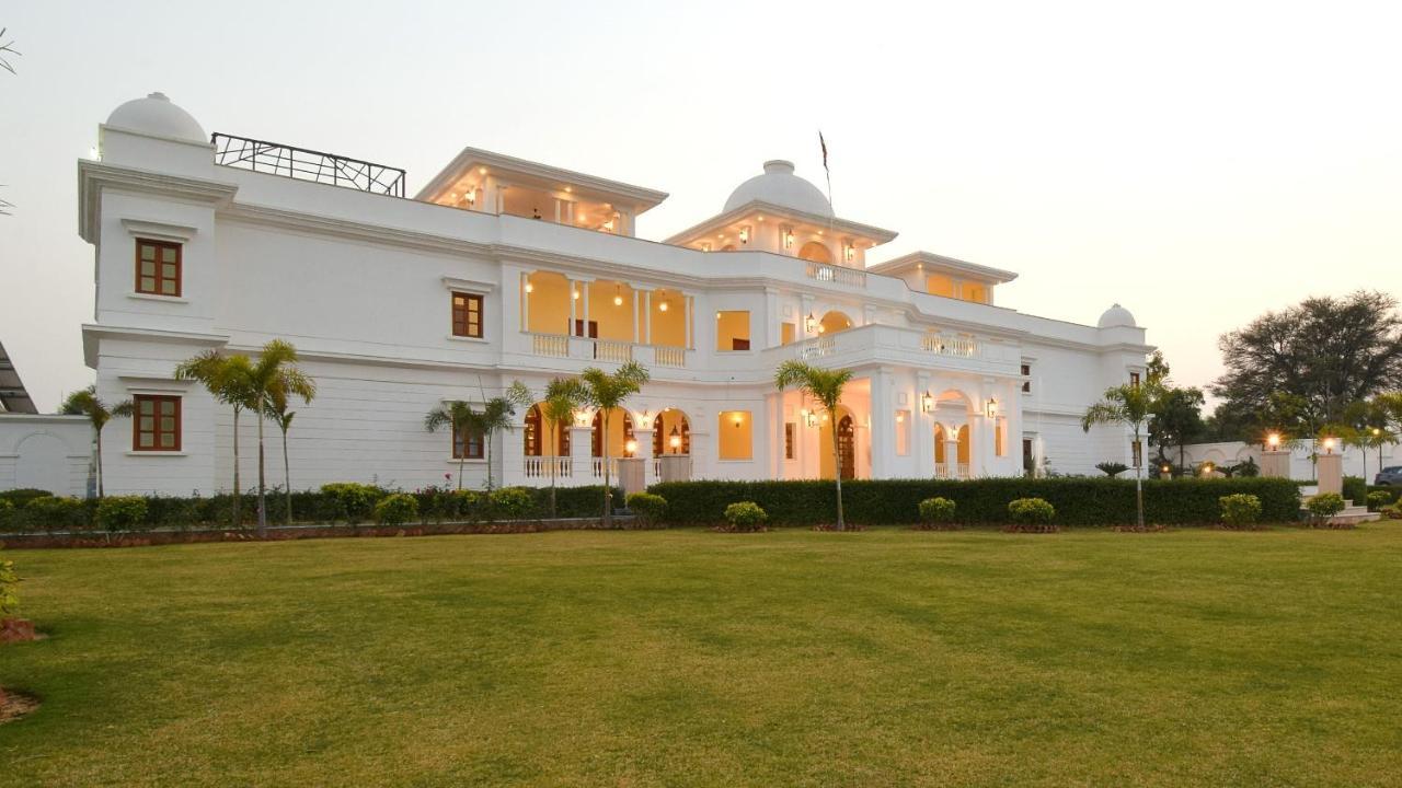 ยูเมด ฟาร์ม รีสอร์ต- อะเลกาซี วินเทจ สเตย์ อิน ชัยปุระ Hotel ภายนอก รูปภาพ